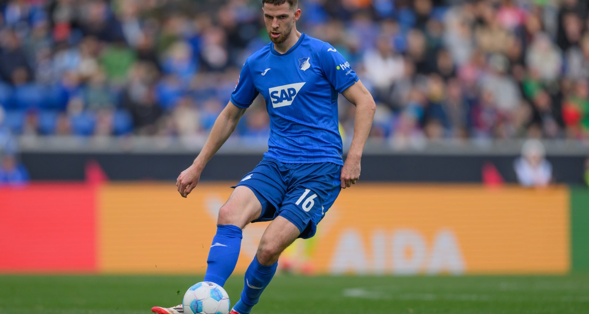 The new price Hoffenheim are demanding for Anton Stach with Leeds United locked in talks