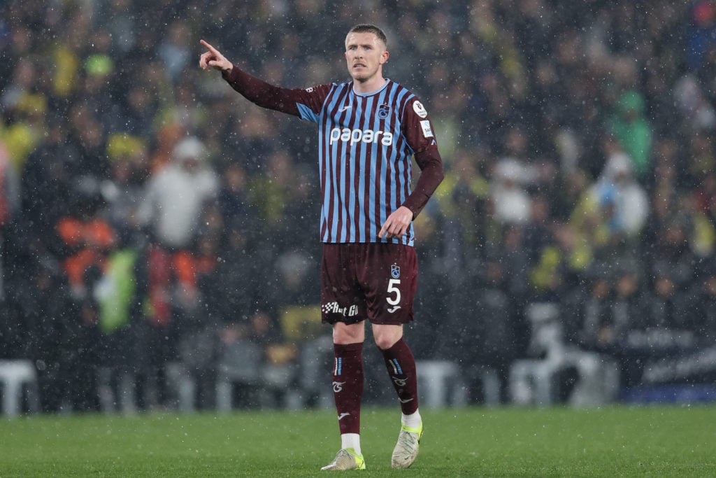 John Lundstram of Trabzonspor gestures during the Turkish Super League match between Fenerbahce and Trabzonspor