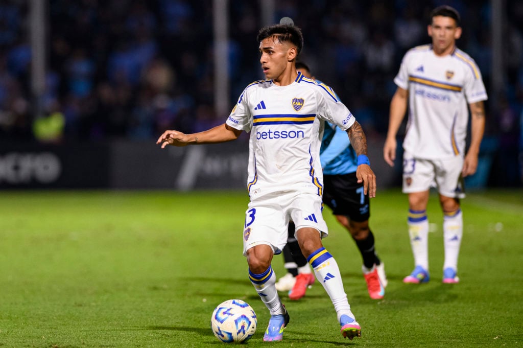 Milton Delgado in action for Boca Juniors.