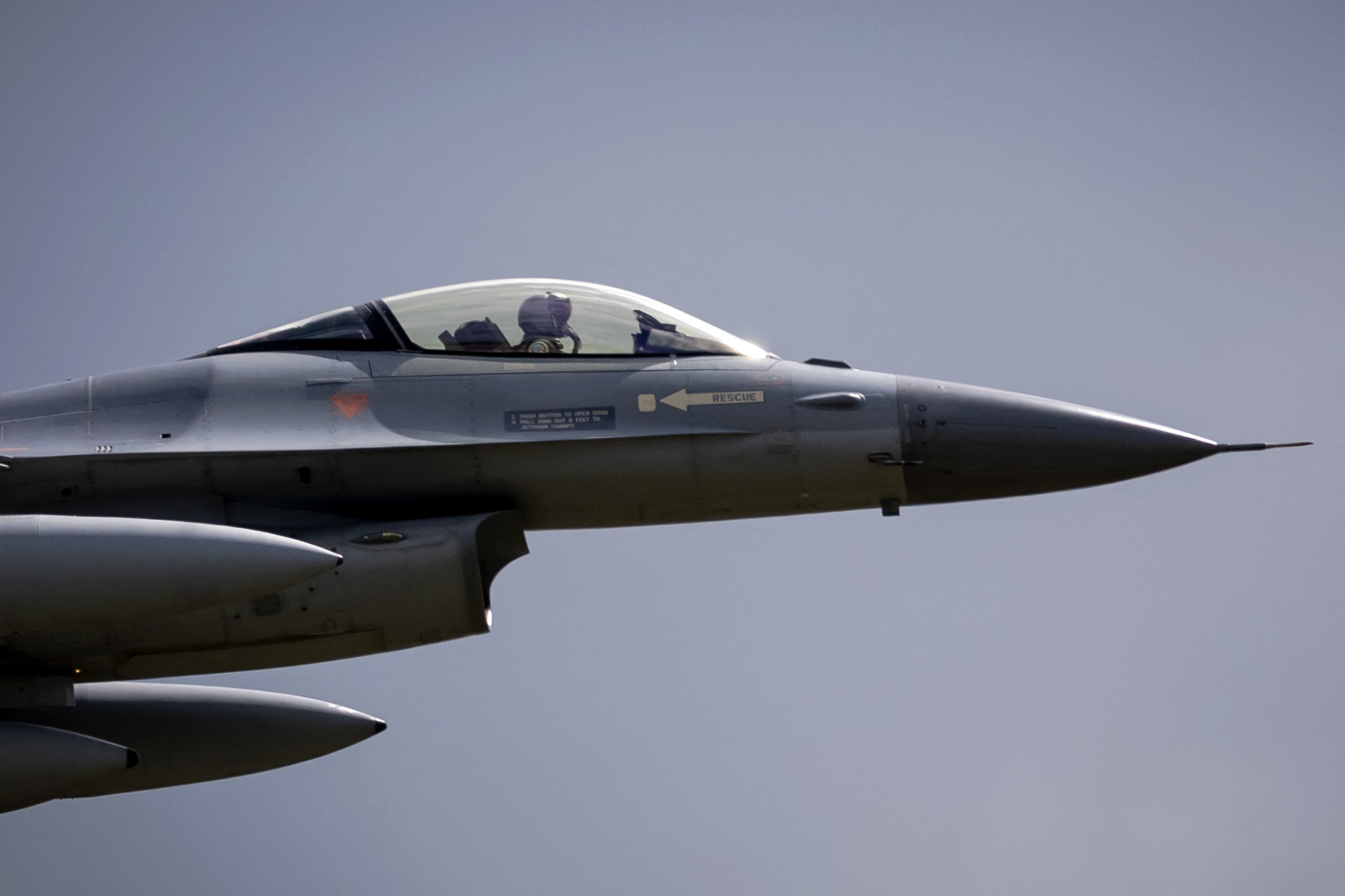 One of the last two promised F16 fighter jets is leaving Volkel Air Base on its way to be handed over to Ukraine