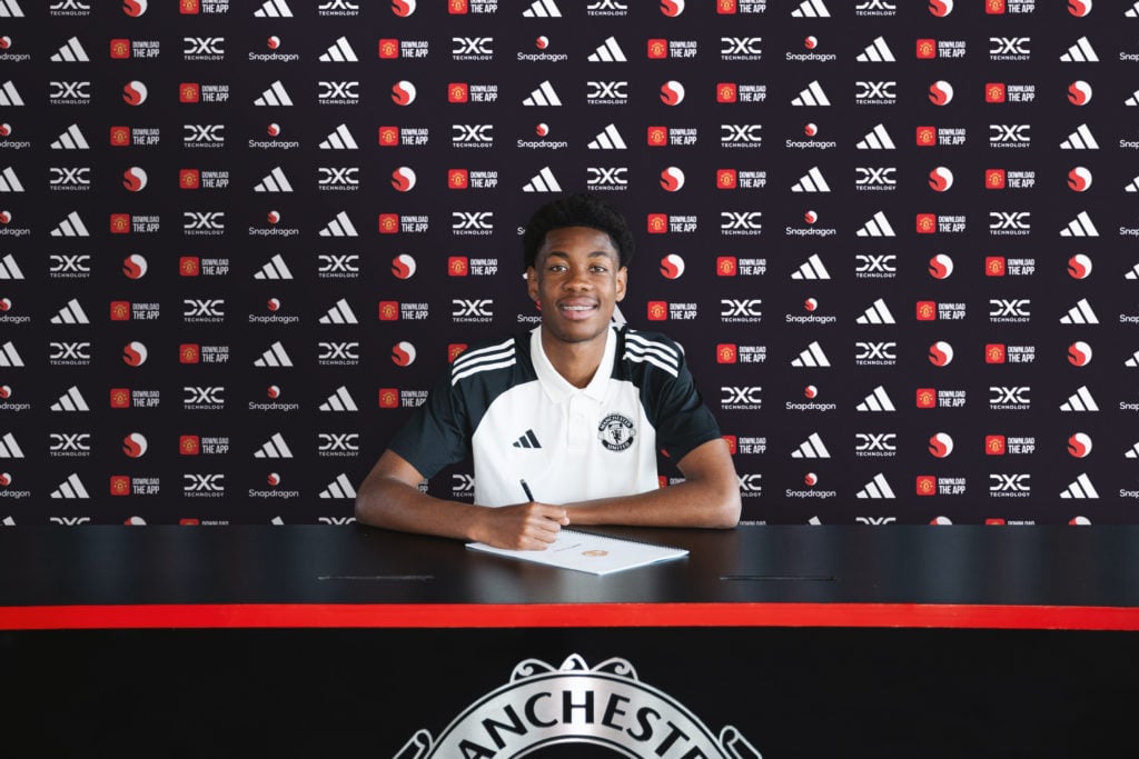 Enzo Kana-Biyik Signs contract For Manchester United.