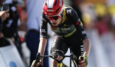 Vingegaard Fuming after Collision with Photographer on Ventoux