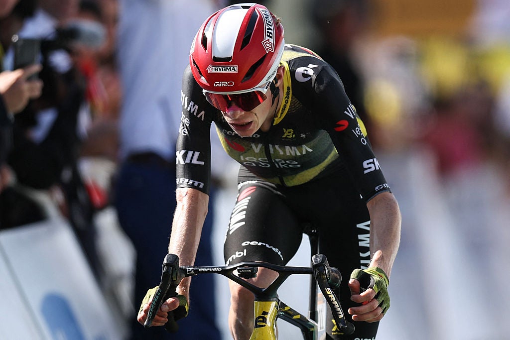 Vingegaard Fuming after Collision with Photographer on Ventoux