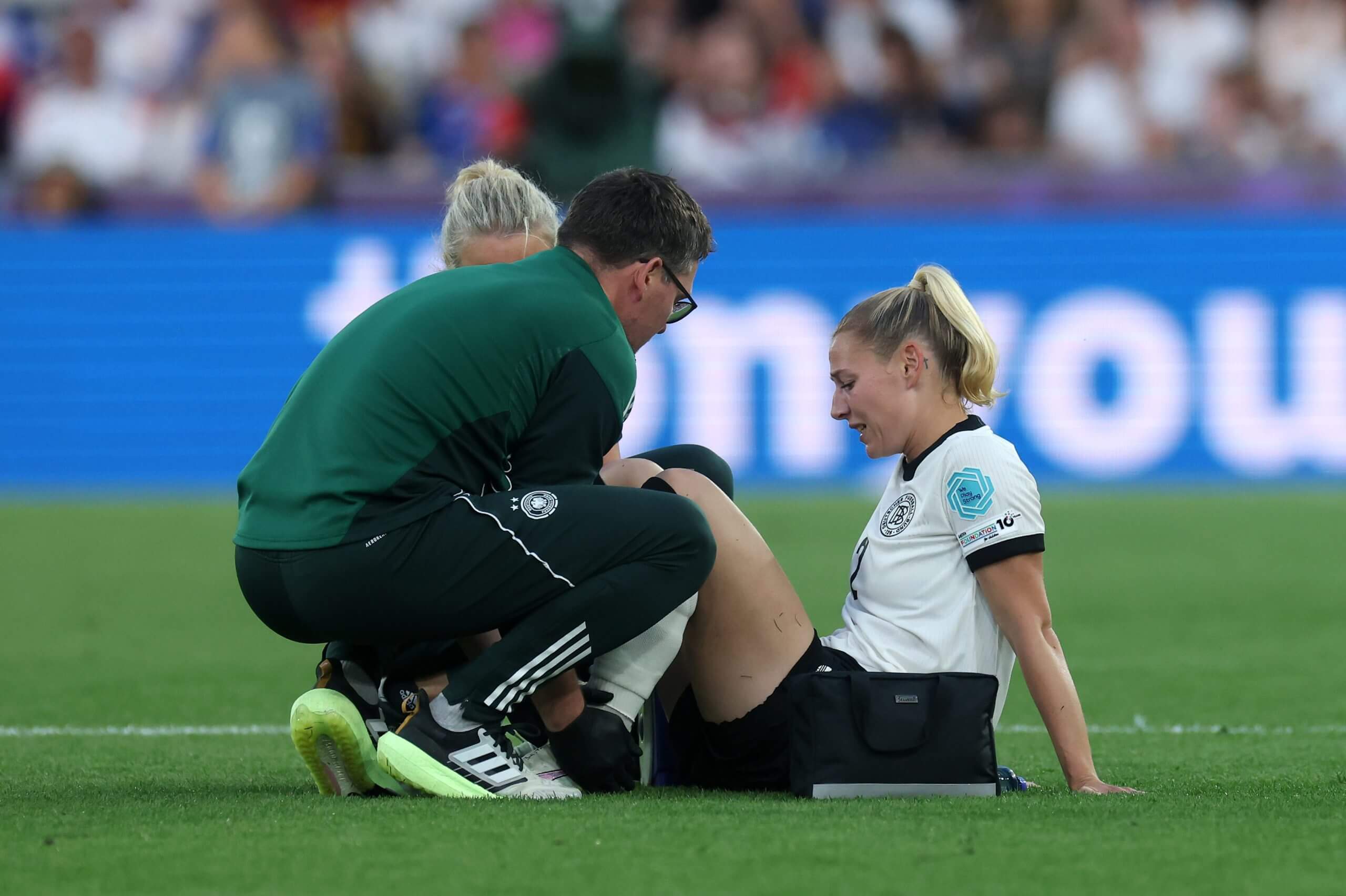 Linder sustained the injury against France on Saturday (Alexander Hassenstein/Getty Images)