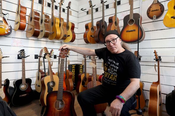 WEST COUNTRY TOWNS  - SEE SARAH BARLTROP FEATURES  TOTNES  TOBIAS FEARNSIDE