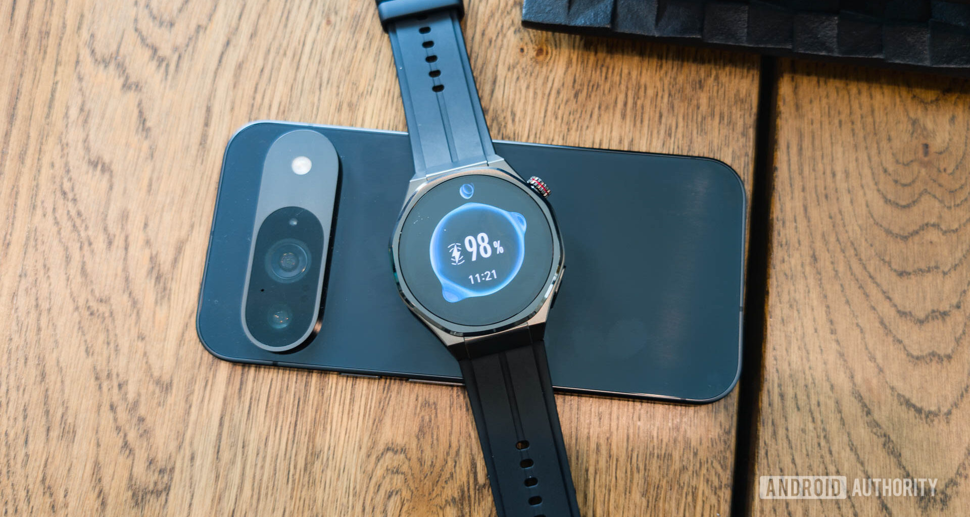HONOR Watch 5 Ultra Reverse wireless charging on a Pixel 9