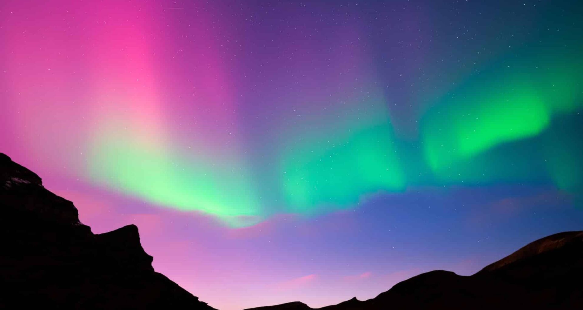 How To See Two Spectacular Northern Lights Shows Back To Back