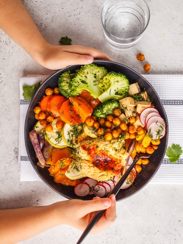 Diet tips: 10 health benefits of eating a balanced diet daily - Moneycontrol