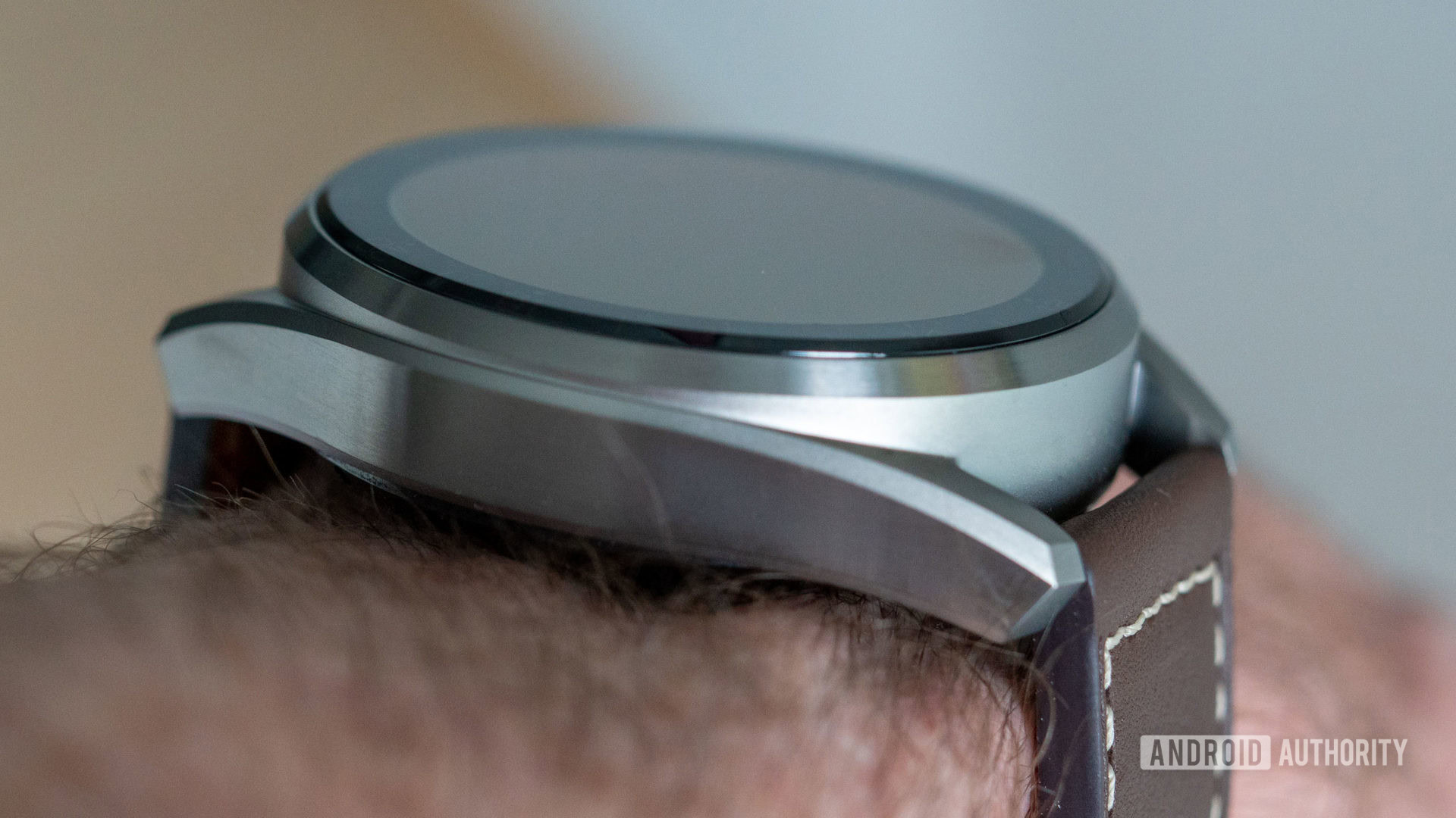 HUAWEI Watch 3 Pro smartwatch thickness on wrist