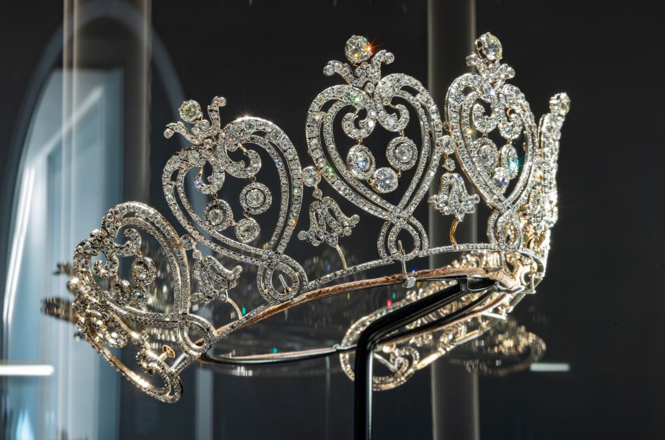 A Blockbuster Exhibition in London Charts the Artistic Evolution of Cartier
