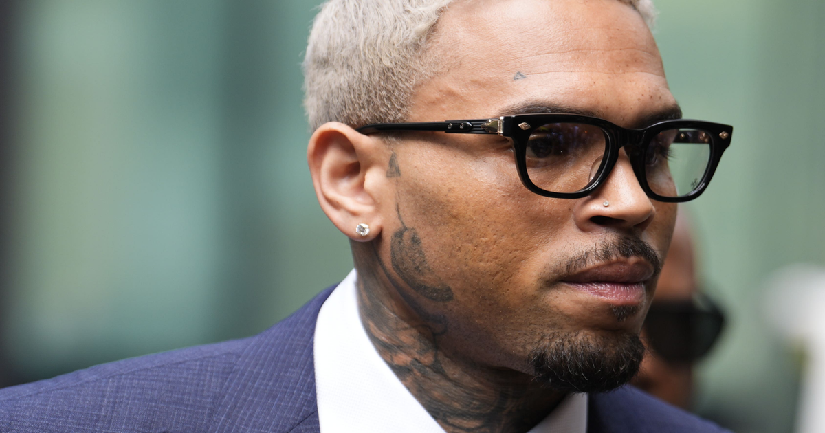 Chris Brown faces bottle attack trial at London court | The latest National and International News