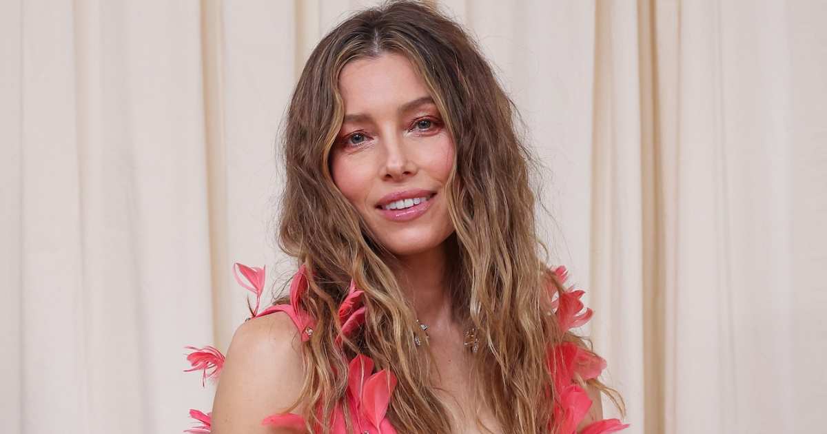 Jessica Biel Fitness Journey: Her Yoga, Diet and Exercise Regimen