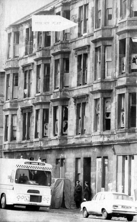 MURDER SCENE IN GOLSPIE STREET, GOVAN, GLASGOW, IN 1976. ALEXANDER MILLAR MURDERED JOHN MCMONIGLE AND IRENE MCMONIGLE IN THEIR HOME.
