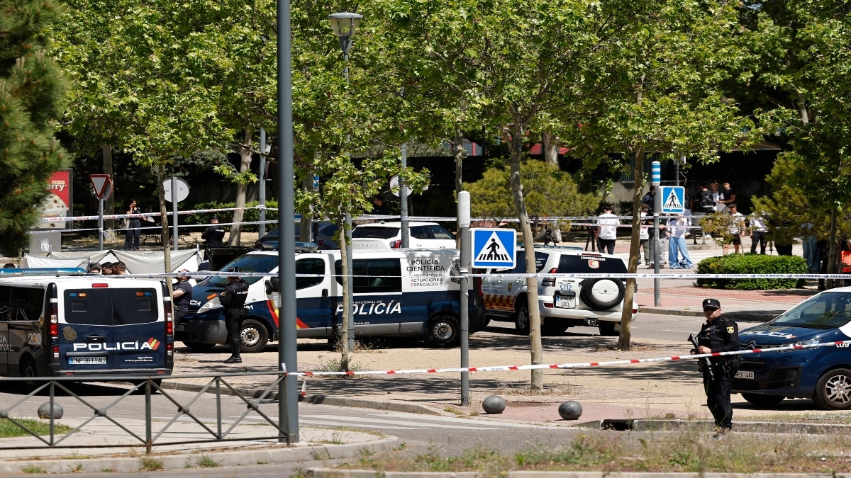 2 killed, suspect critical after stabbing at central London; police rule out terror link – Firstpost
