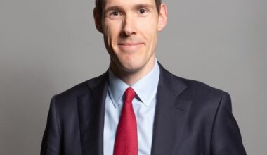 Matthew Pennycook an MP who is responsible for housing in the Labour government wearing a suit.