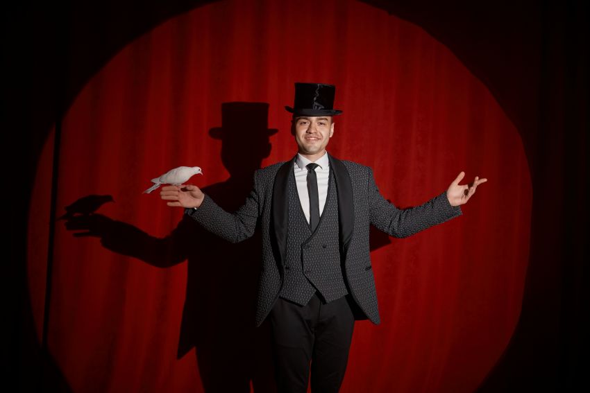 New York City, Las Vegas, Chicago, Los Angeles, and London Spotlight Family Tourism with Magic Shows Like Broadway’s Magic Hour — Is Magic the New Cultural Currency? Know More