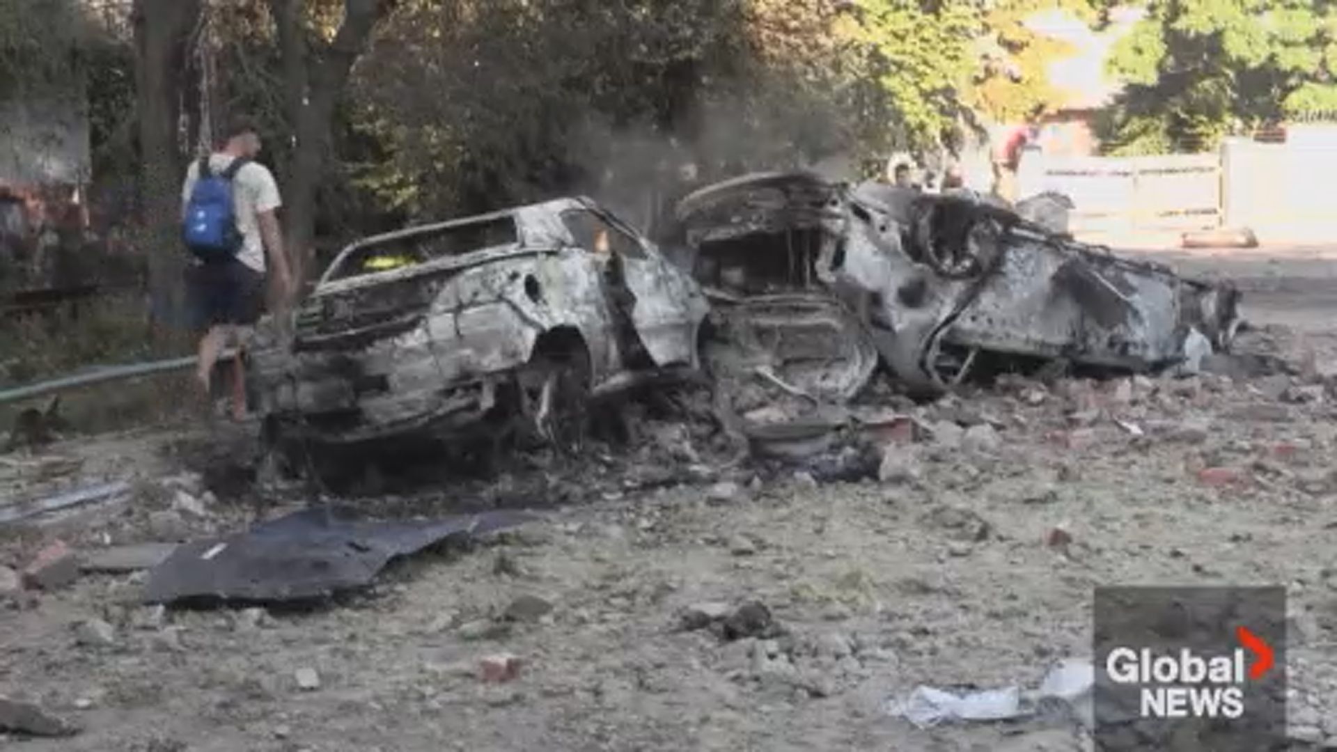 Click to play video: 'Russia launches largest drone strike of war on Ukraine'