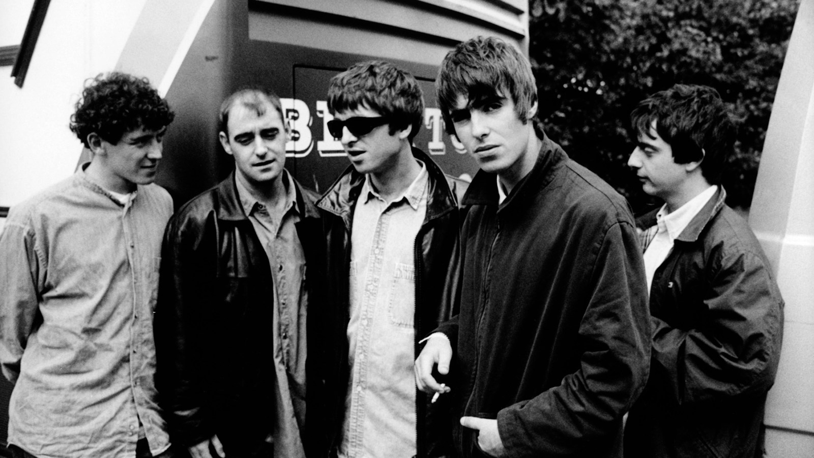 That Scandalous Oasis Documentary You Read About Doesn't Exist