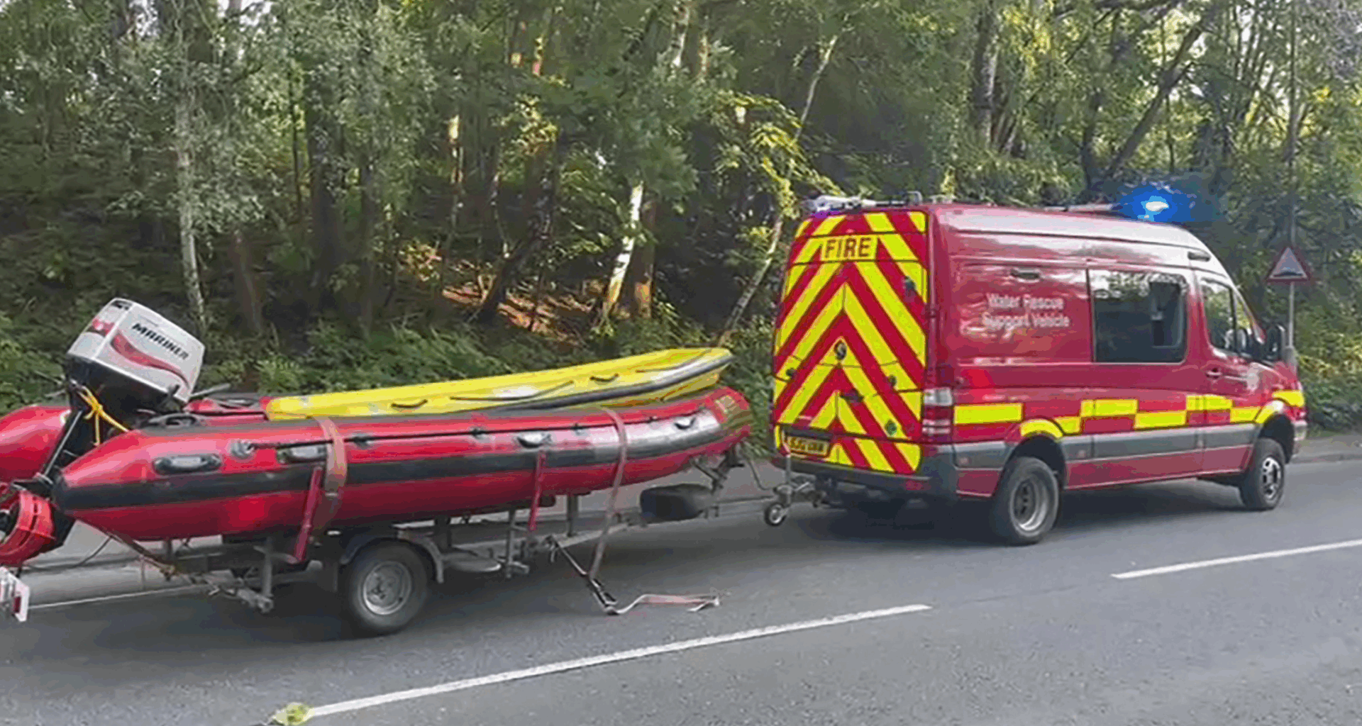 Major incident as police and fire crews swarm area near Glasgow river