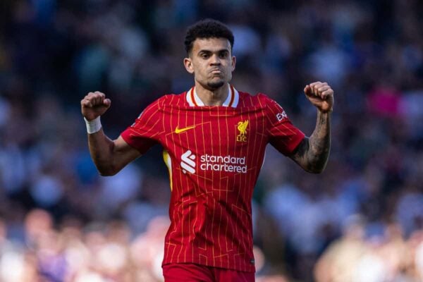 LONDON, ENGLAND - Sunday, April 6, 2025: Liverpool's Luis Díaz celebrates after scoring his side's second goal to make the score 3-2 during the FA Premier League match between Fulham FC and Liverpool FC at Craven Cottage. (Photo by David Rawcliffe/Propaganda)