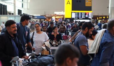 UK airports suspend flights due to major radar failure