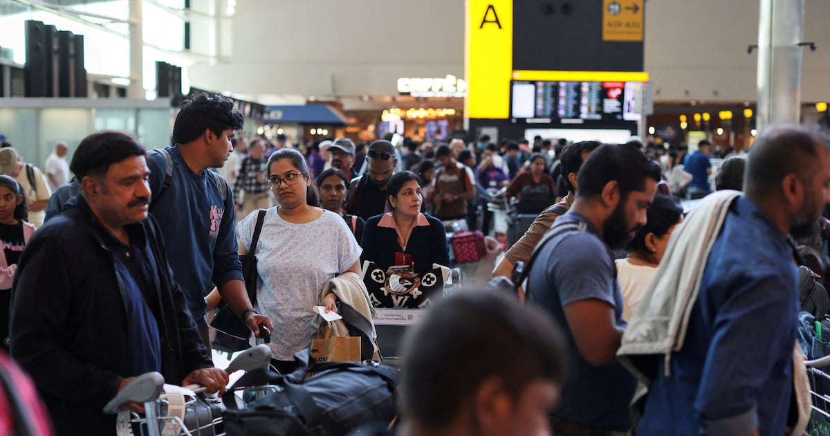 UK airports suspend flights due to major radar failure