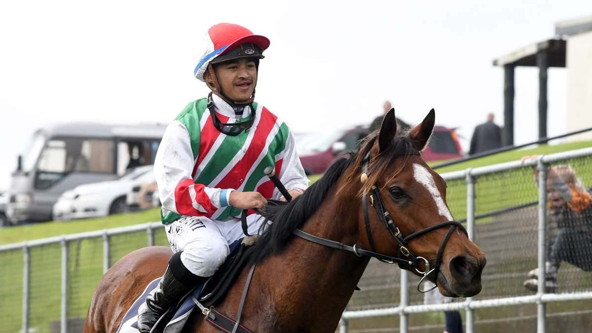 Mick On Monday: Te Rapa tumble leaves ace apprentice sidelined