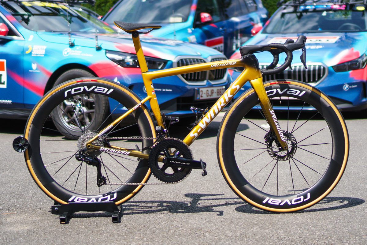 Remco Evenepoel’s Specialized S-Works Tarmac SL8 has $600 chainrings and $20 bottle cages