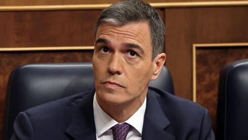 Spain ruling party bars members from hiring sex workers