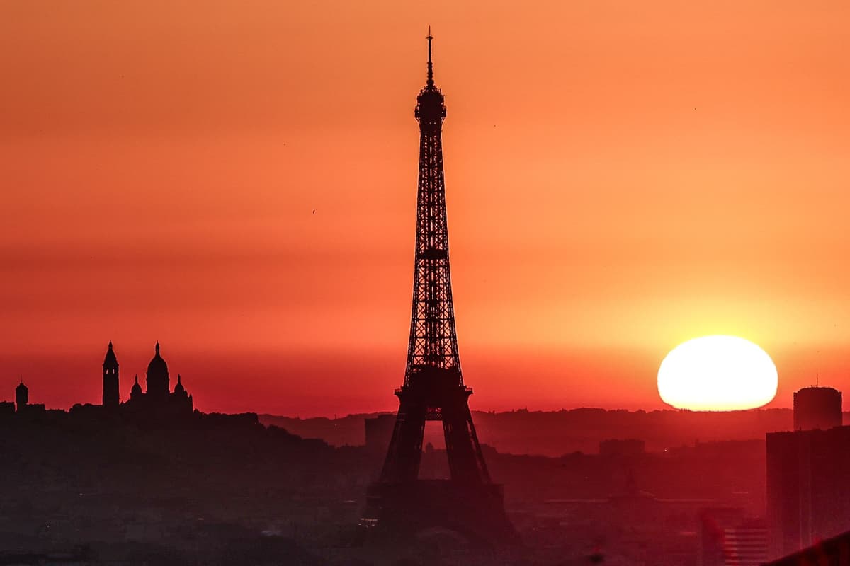 Paris braces for 40C with top of Eiffel Tower shutting and polluting traffic banned - as brutal heatwave grips Europe - London Evening Standard