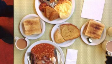 Iconic cafe serving the 'best full English breakfast' in London has been saved | News UK