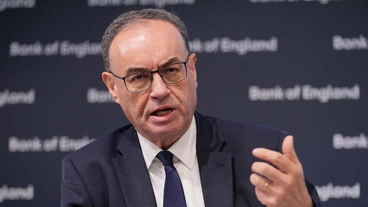 Interest rates expected to fall as mortgage deals continue to drop