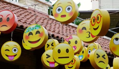 JG9R47 Emoticons