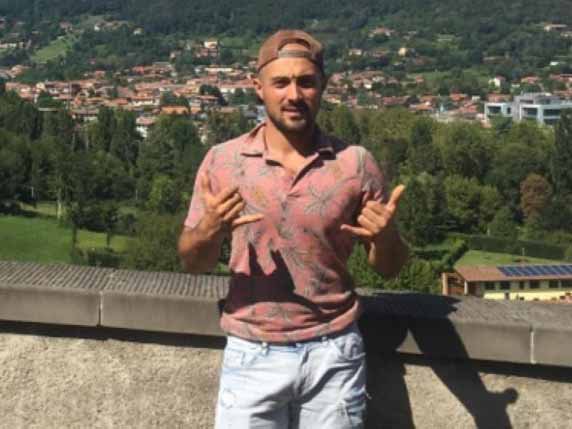 The man who died in Orio al Serio, sucked into the engine of a plane, is called Andrea Russo https://bergamo.corriere.it/notizie/cronaca/25_luglio_08/aeroporto-bergamo-la-tragedia-chi-era-la-vittima-andrea-russo-35-anni-di-calcinate-38ac05ed-2978-4ffc-bb28-32afefddcxlk.shtml