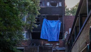 Fire rips through block of flats in south east London | News UK