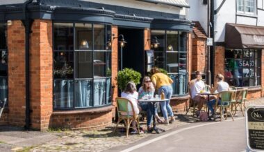 Much-loved restaurant chain 'up for sale' with fears 70 sites could close | News UK