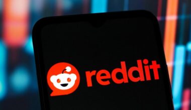 Reddit investigate as DownDetecter shows outage for 150,000 users | News UK