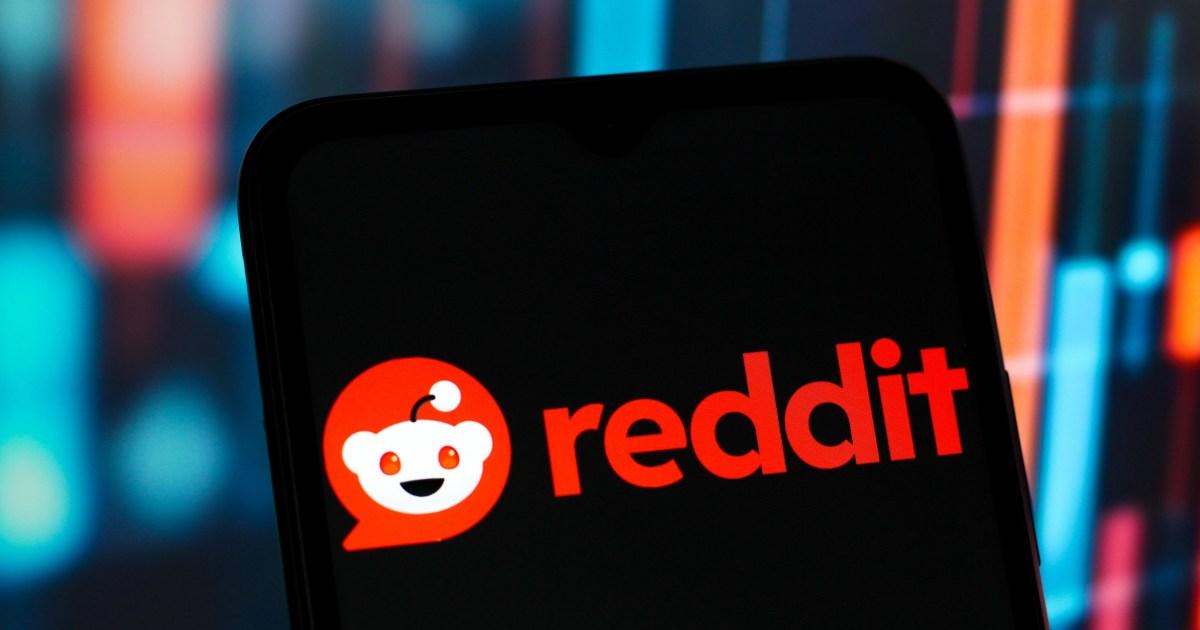Reddit investigate as DownDetecter shows outage for 150,000 users | News UK
