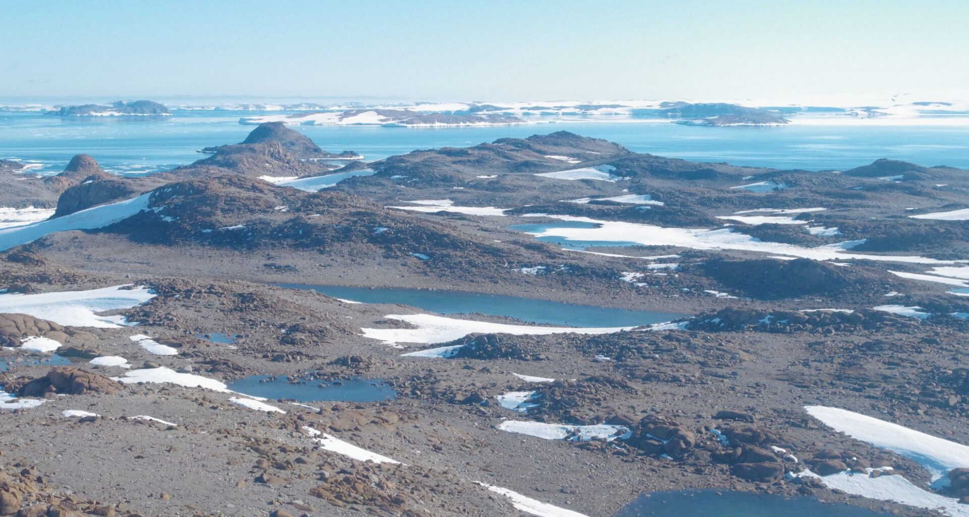 Scientists Uncover Hidden Ancient River Landscapes Beneath Antarctica