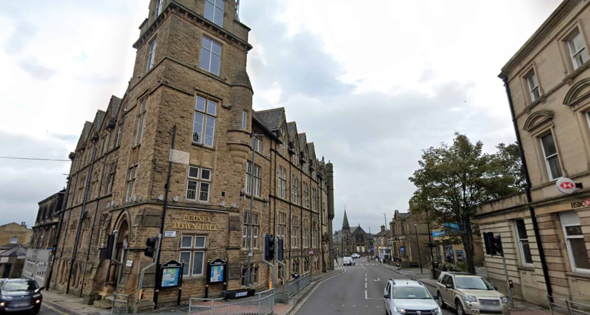 1,100 people sign petition against Pudsey Town Hall sale