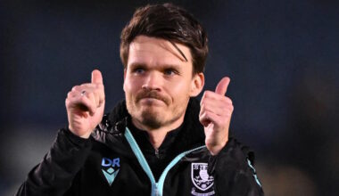 Danny Rohl gives a thumbs up to the Sheffield Wednesday fans