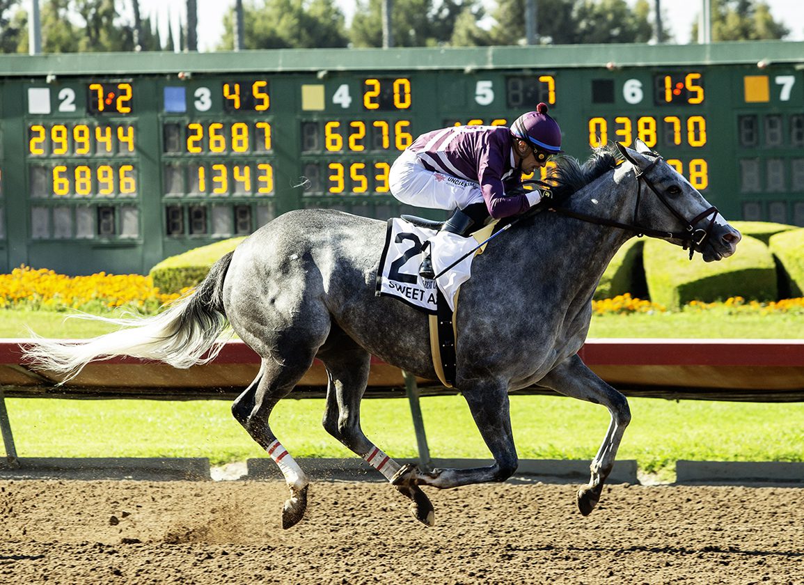 Sweet Azteca Gets The Better Of Kopion In Great Lady Showdown