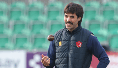 Shane Snater signs new deal with Essex