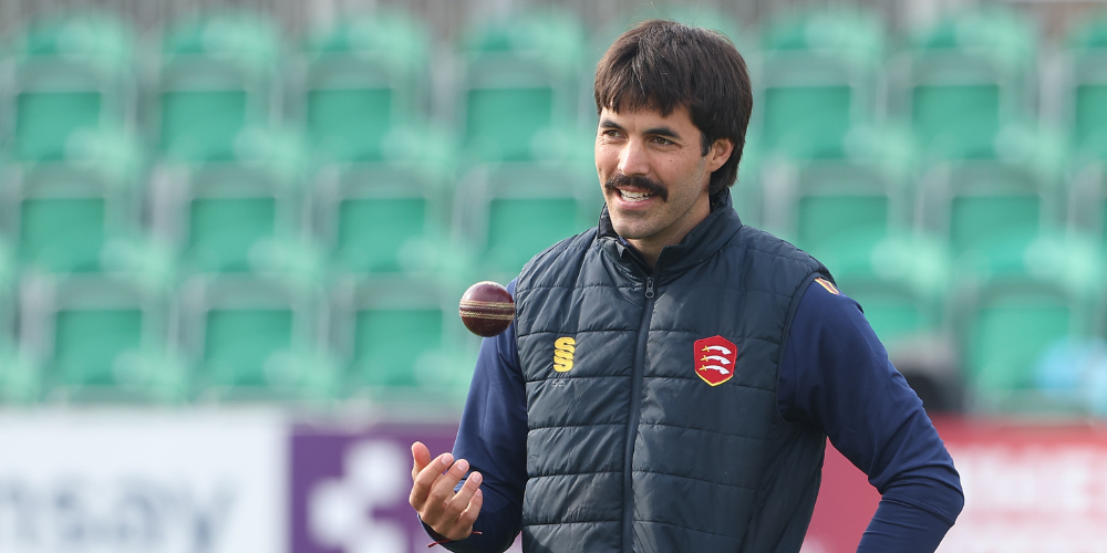 Shane Snater signs new deal with Essex