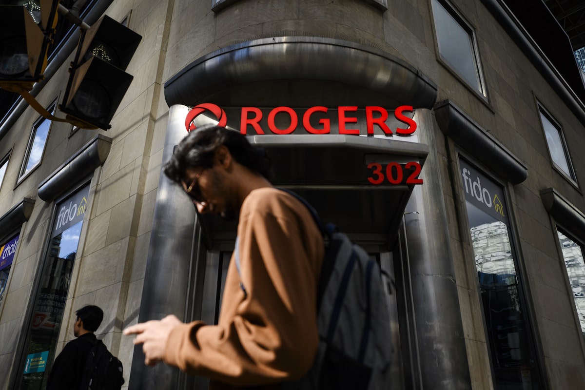 Rogers to require staff work in office five days a week