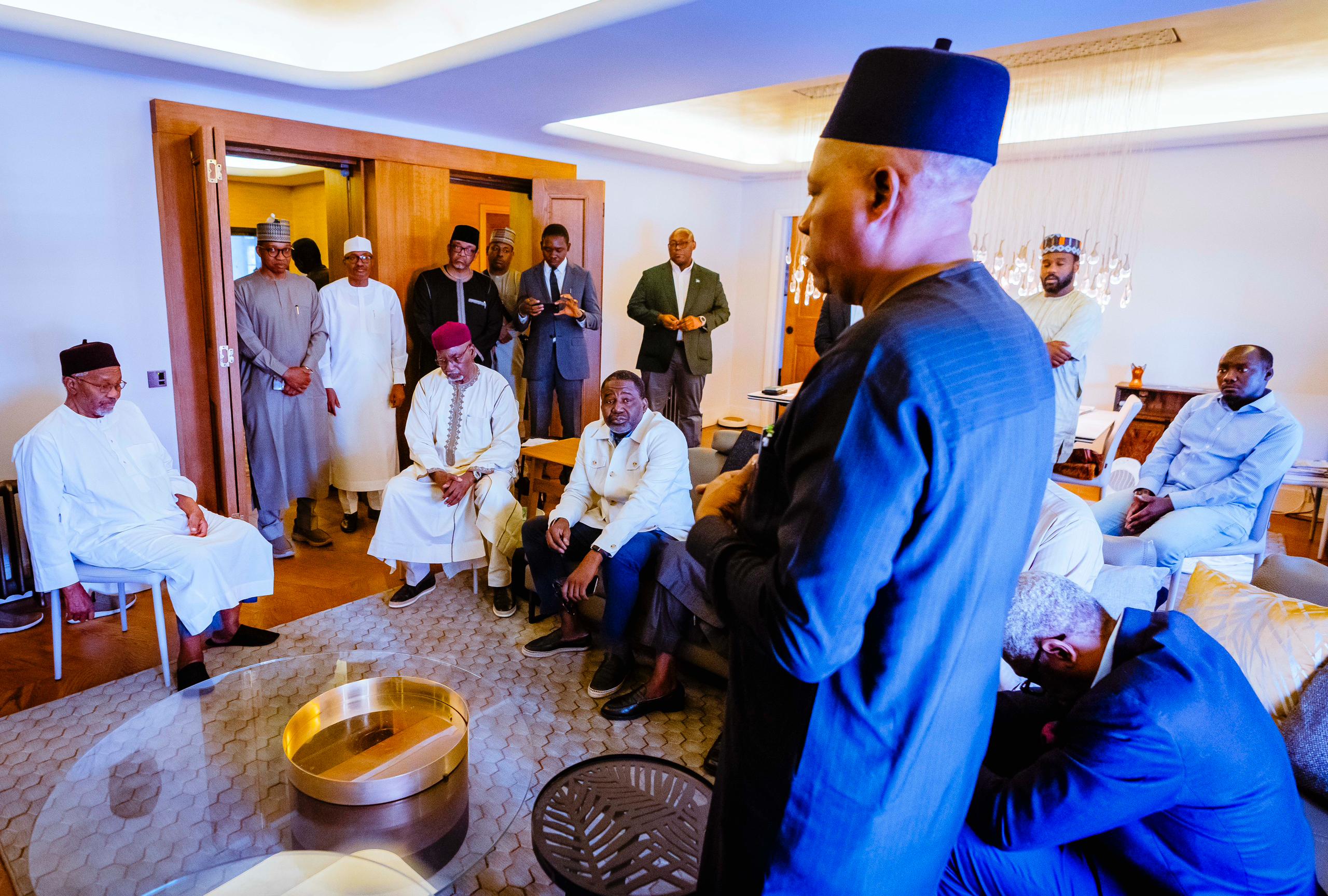 Vice President Kashim Shettima, upon arrival in London, met with and condoled with the family of the late former President Muhammadu Buhari in London.