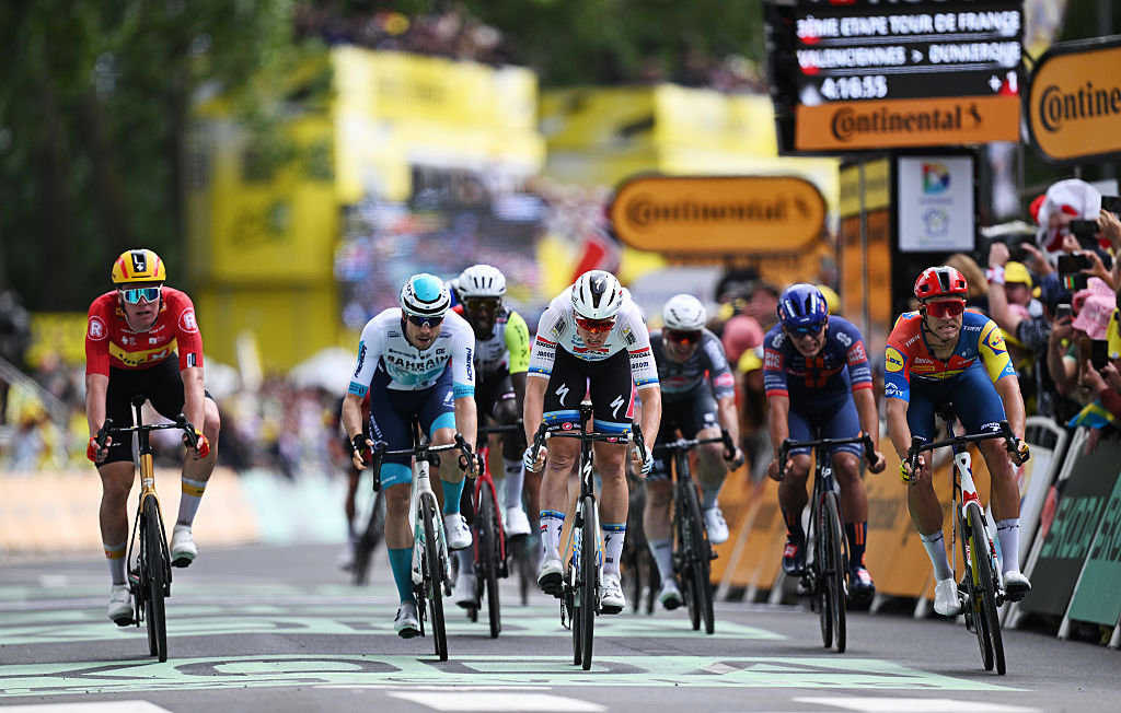 Tour de France stage 8 LIVE - The sprinters battle again on the road to Laval