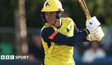 Toby Albert batting for Hampshire