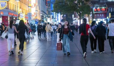 China Budget Gap Hits Record in Spending Blitz to Offset Tariffs