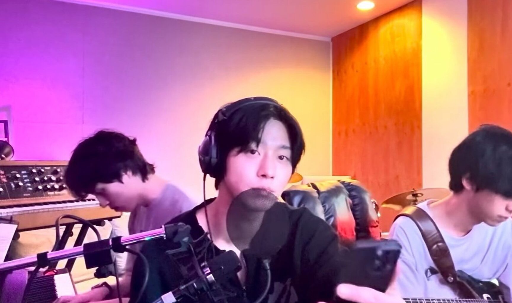 Ahn Hyo Seop surprises fans with cover of "Free" from 'Kpop Demon Hunters'